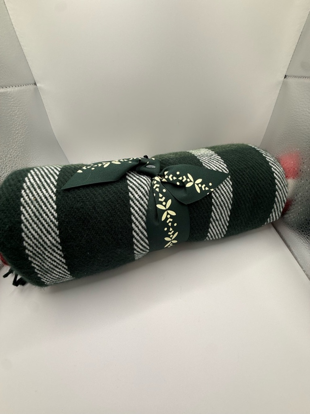 NWT Hearth & Hand with Magnolia Chunky Plaid Throw Blanket Red/Green 50x60 - Picture 6 of 7